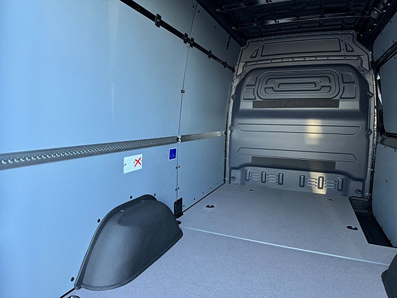 Mercedes-Benz eSprinter 320 16 of 23