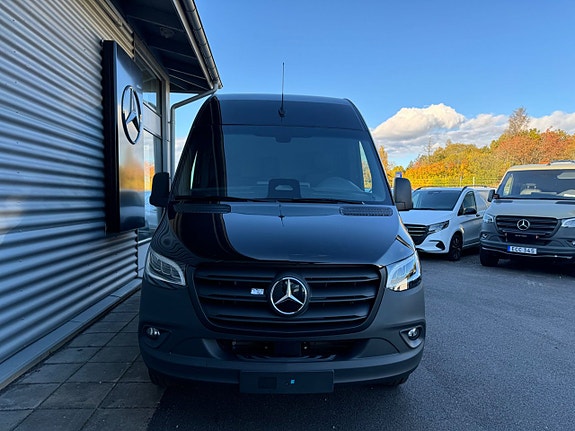 Mercedes-Benz eSprinter 320 2 of 23