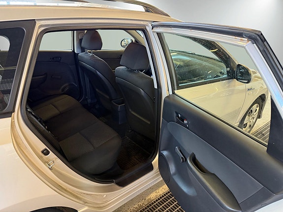 Hyundai i30 15 of 18