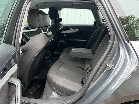 Audi A4 8 of 17