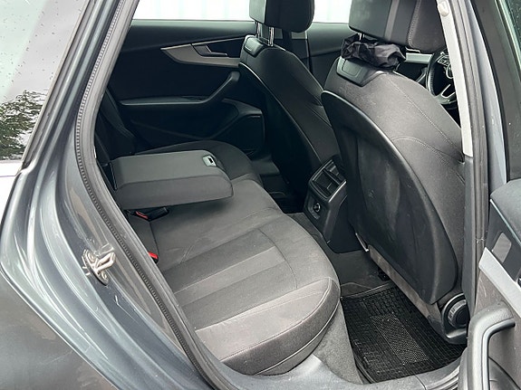 Audi A4 11 of 17