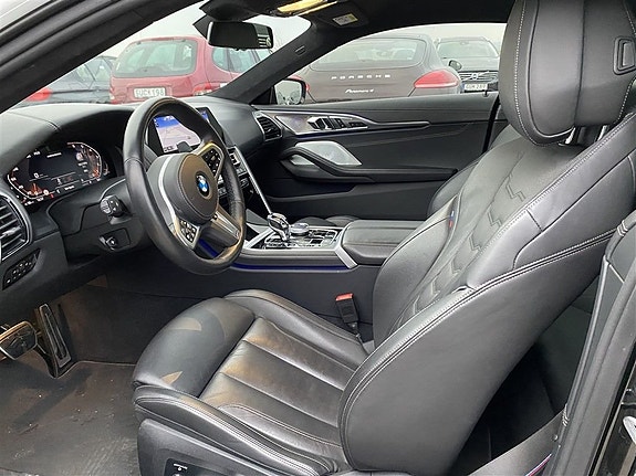 BMW M850i 3 of 5