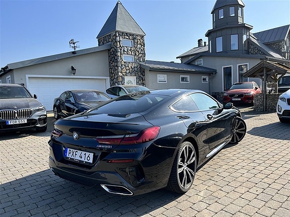 BMW M850i 2 of 5