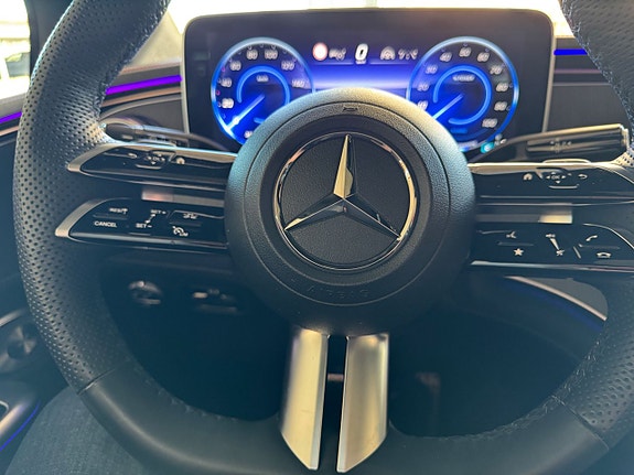 Mercedes-Benz EQE500 12 of 18