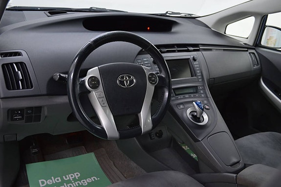 Toyota Prius 11 of 27
