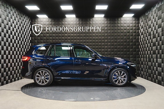 BMW X5 2 of 5