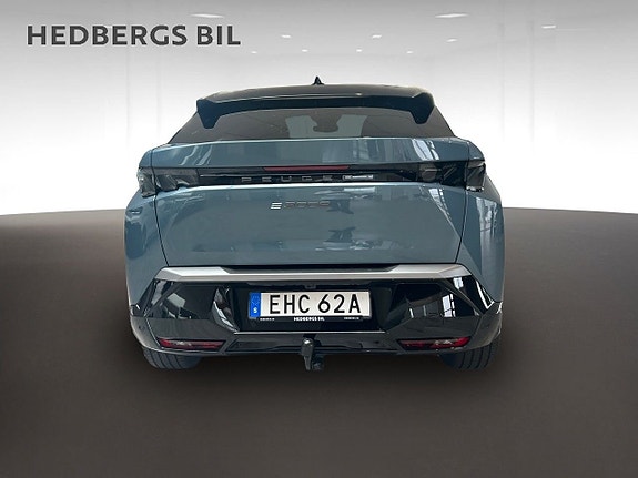 Peugeot e-3008 4 of 5