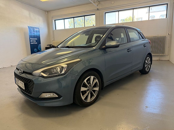 Hyundai i20 2 of 5