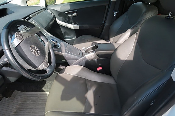 Toyota Prius Plug-in Hybrid 6 of 6