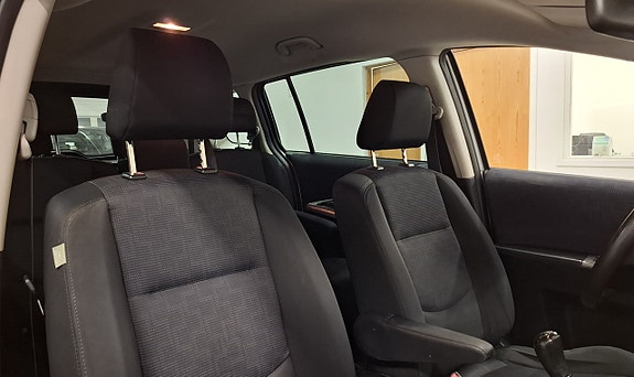 Mazda 5 16 of 18