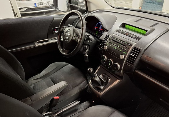 Mazda 5 12 of 18