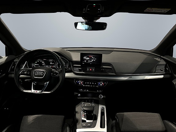 Audi Q5 8 of 16