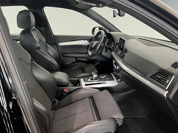 Audi Q5 4 of 5
