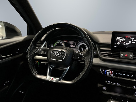 Audi Q5 9 of 16