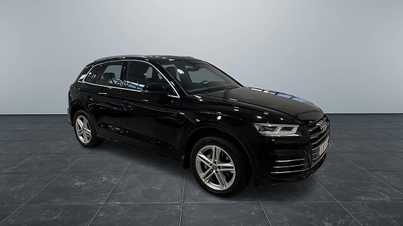 Audi Q5 2 of 16