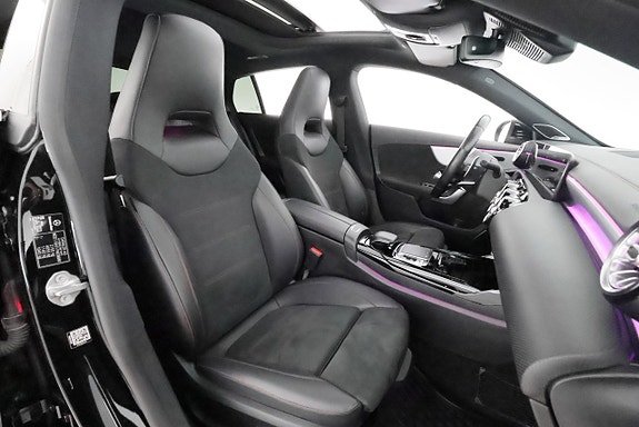 Mercedes-Benz CLA35 14 of 28