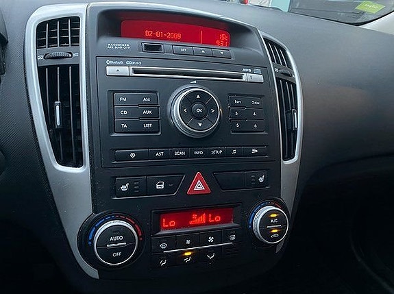 Kia Ceed 8 of 12