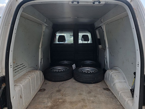 Volkswagen Caddy Maxi 11 of 19