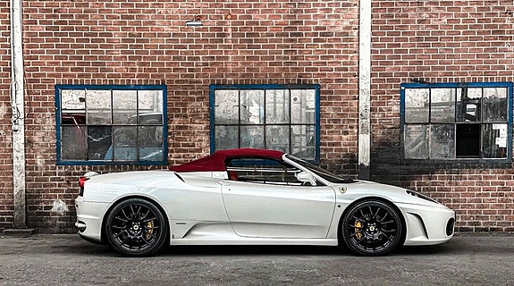 Ferrari 430 2 of 17