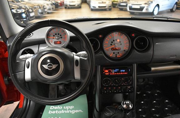 MINI Cooper 18 of 19