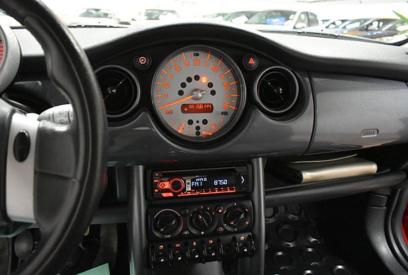 MINI Cooper 19 of 19