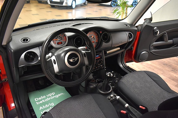 MINI Cooper 16 of 19