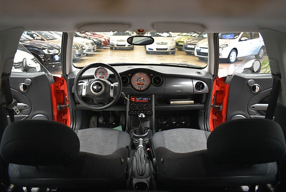 MINI Cooper 17 of 19
