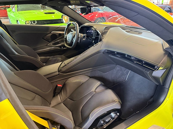 Chevrolet Corvette 20 of 22