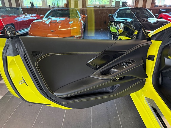 Chevrolet Corvette 19 of 22