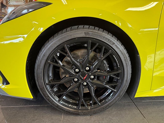 Chevrolet Corvette 8 of 22