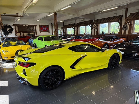 Chevrolet Corvette 11 of 22