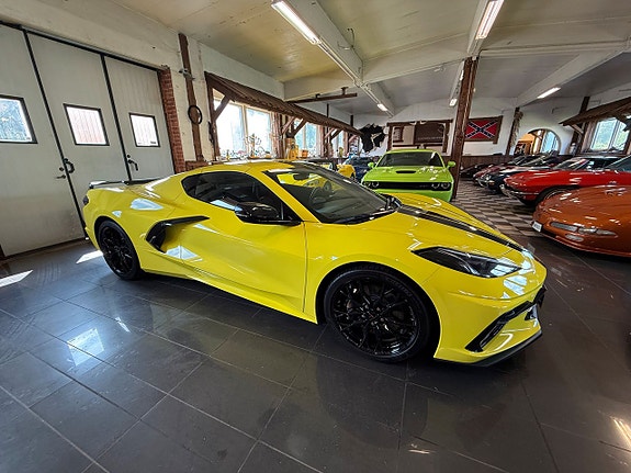 Chevrolet Corvette 13 of 22