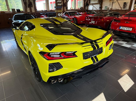 Chevrolet Corvette 9 of 22
