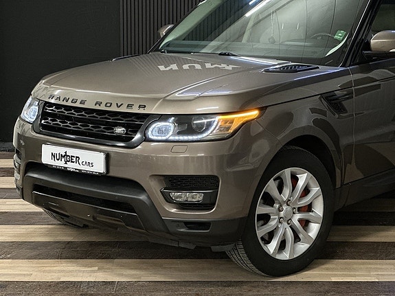 Land Rover Range Rover Sport 3 of 5