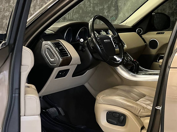 Land Rover Range Rover Sport 14 of 26