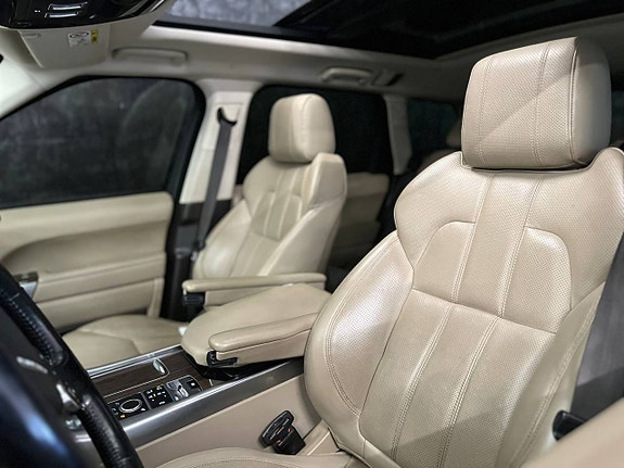 Land Rover Range Rover Sport 13 of 26