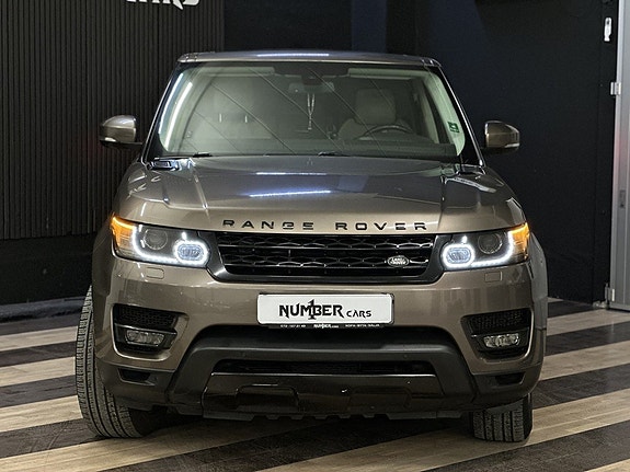 Land Rover Range Rover Sport 4 of 5
