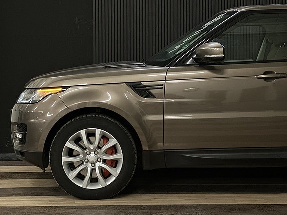 Land Rover Range Rover Sport 6 of 26