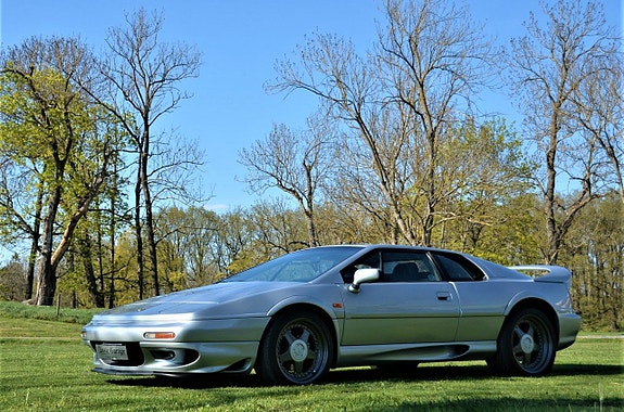 Lotus Esprit 2 of 5