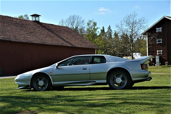 Lotus Esprit 24 of 29