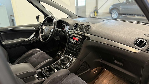 Ford S-MAX 19 of 27