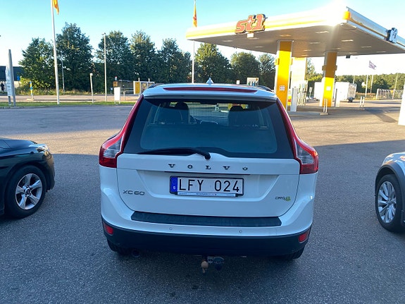 Volvo XC60 6 of 15