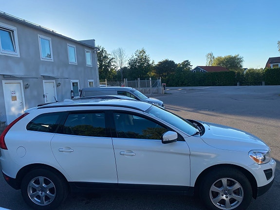 Volvo XC60 4 of 15