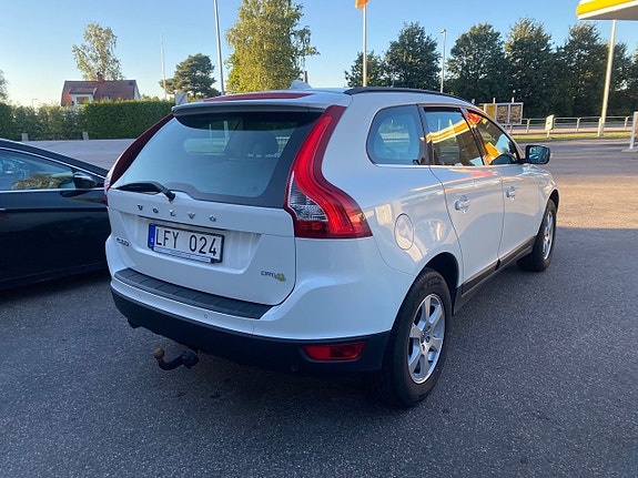 Volvo XC60 8 of 15