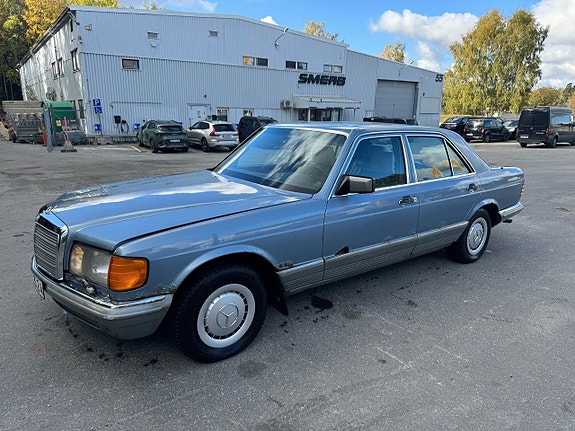 Mercedes-Benz 280 SE 3 of 6