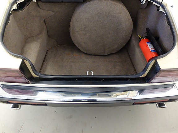 Jaguar XJ 16 of 30