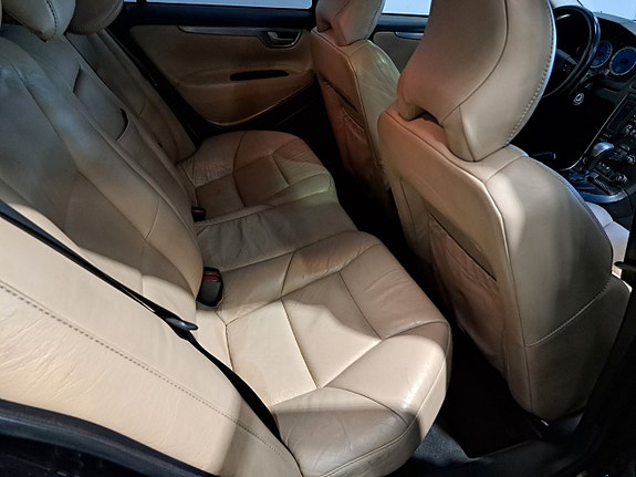 Volvo S60 14 of 19