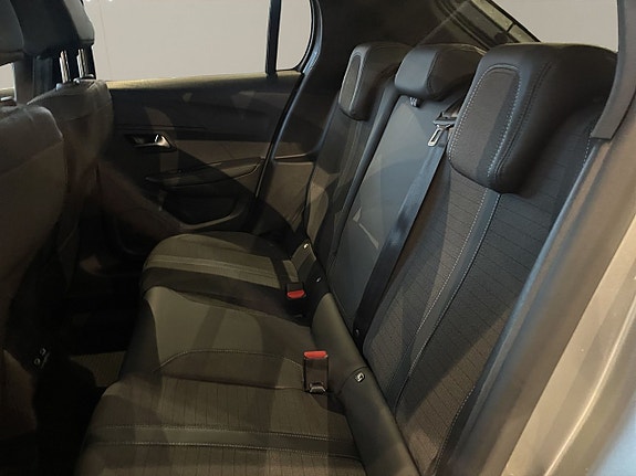 Peugeot 208 11 of 14