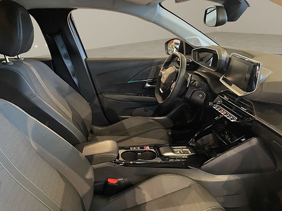 Peugeot 208 12 of 14