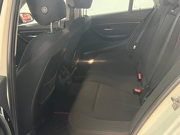 BMW 320 16 of 19